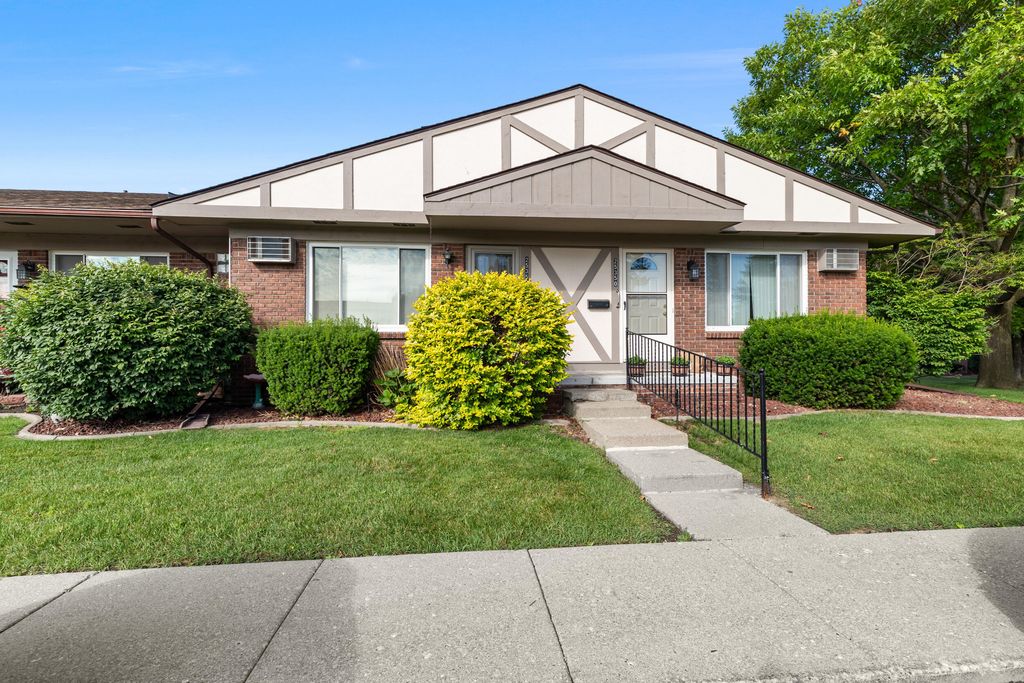 25352 Potomac Drive Unit: 7, South Lyon