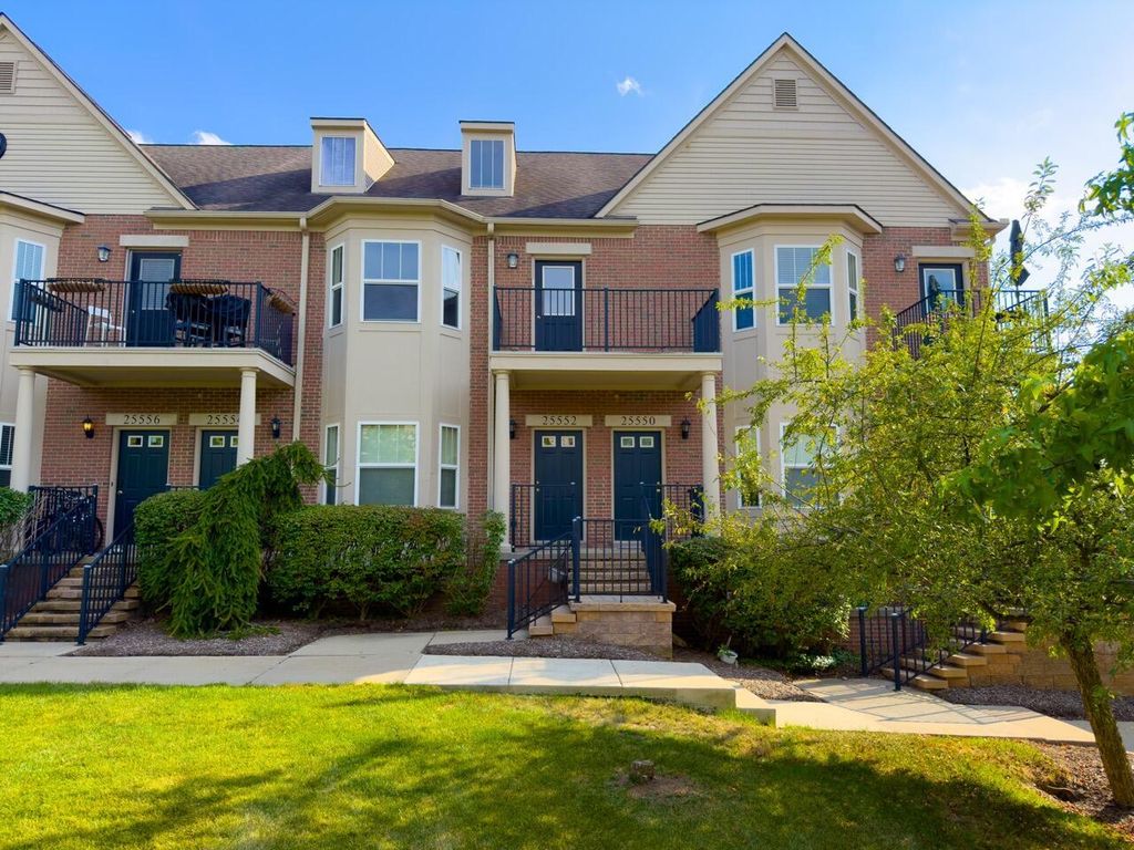 25552 Portico Lane, Novi