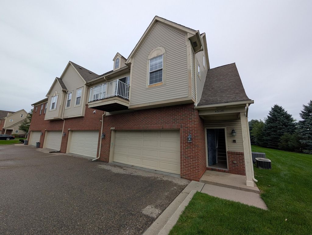 43120 Pendleton Circle, Sterling Heights
