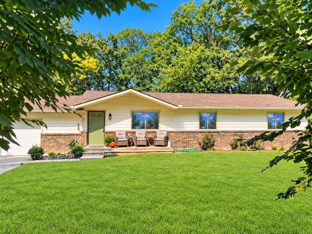 11816 Highridge Drive, Pinckney