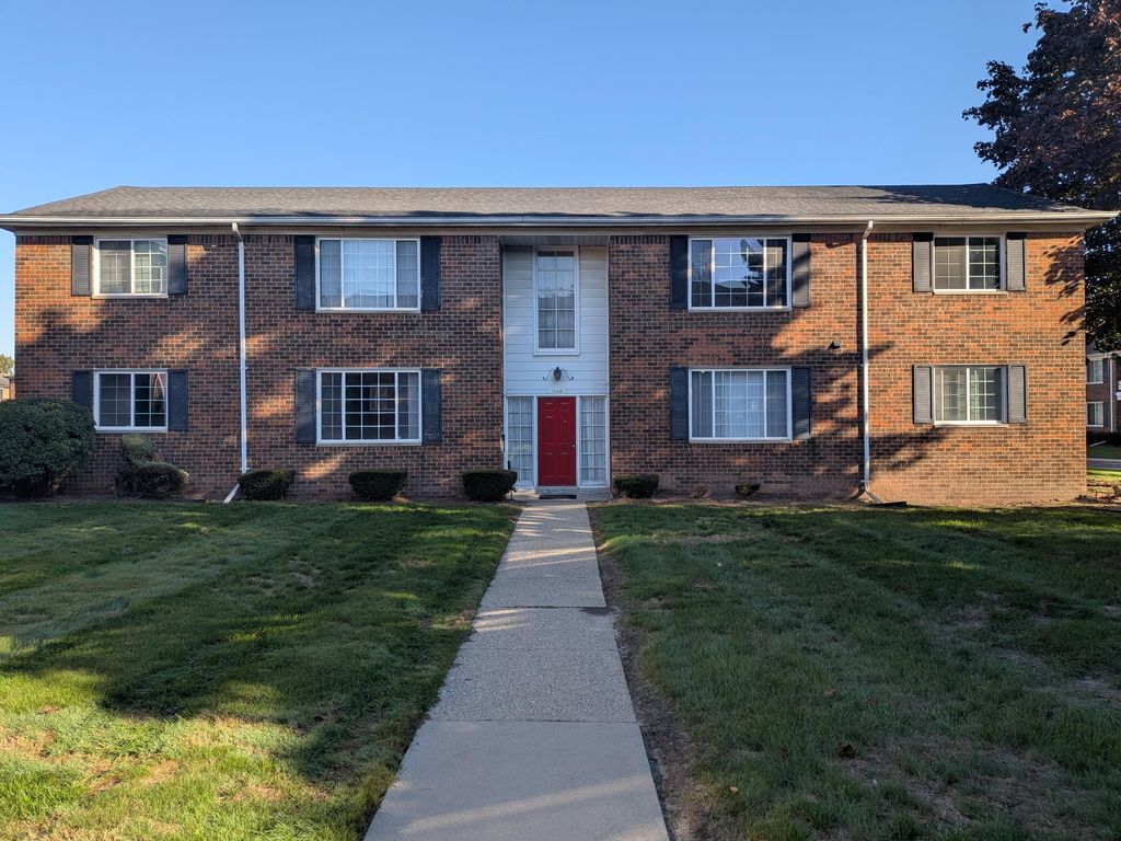 25341 Shiawassee Circle Unit: 201, Southfield
