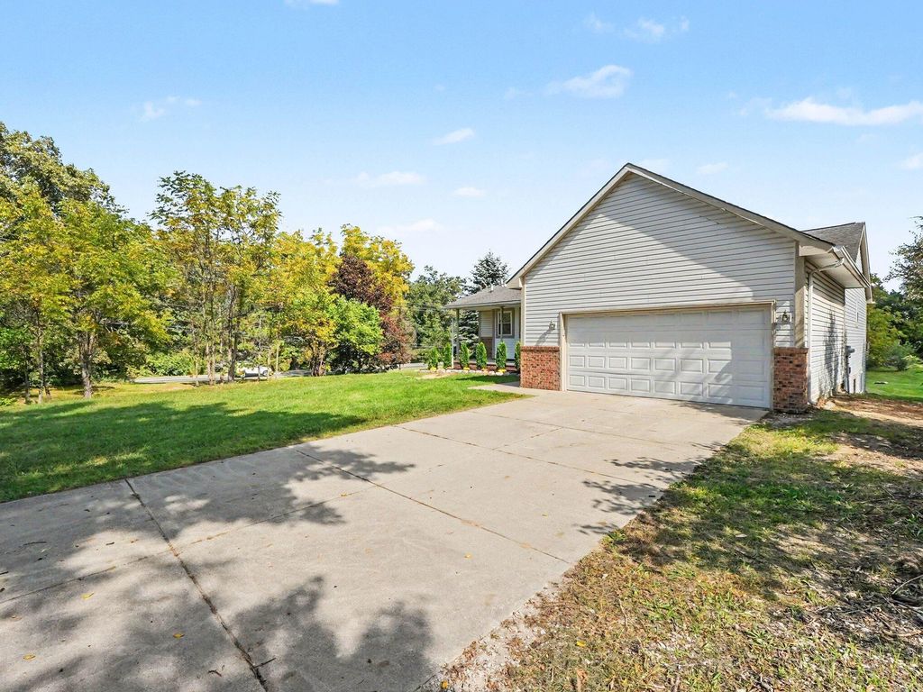 9027 Clover Drive, Milan