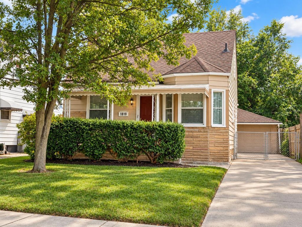 1819 Richmond Avenue, Lincoln Park