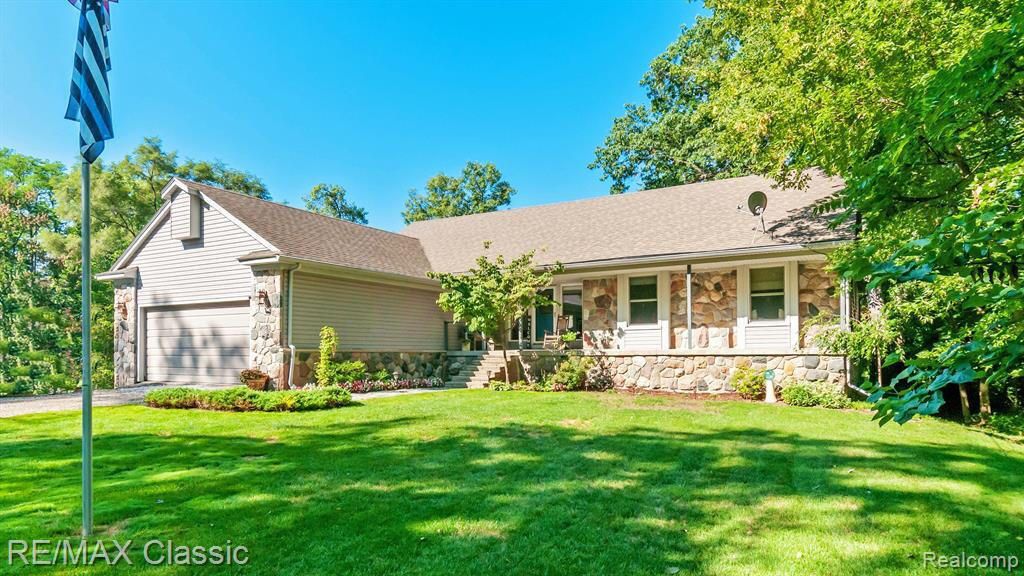 3355 Boyer Street, Walled Lake