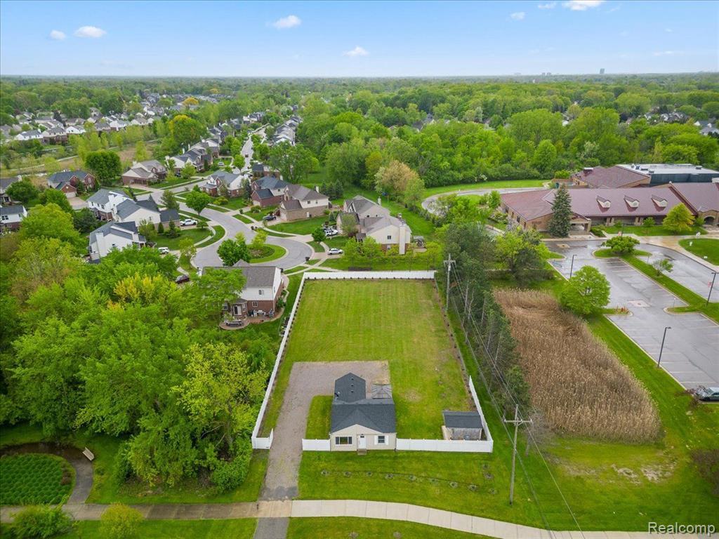 520 E Auburn Rd, Rochester Hills Property Listing MLS® 20240061399