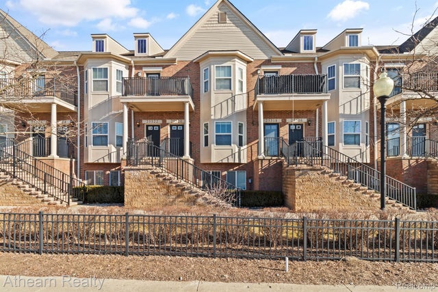 25520 Portico Ln, Novi city