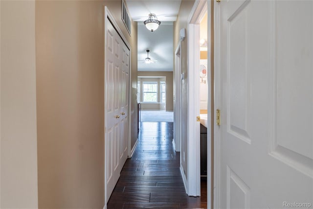 25556 Portico Lane, Novi city