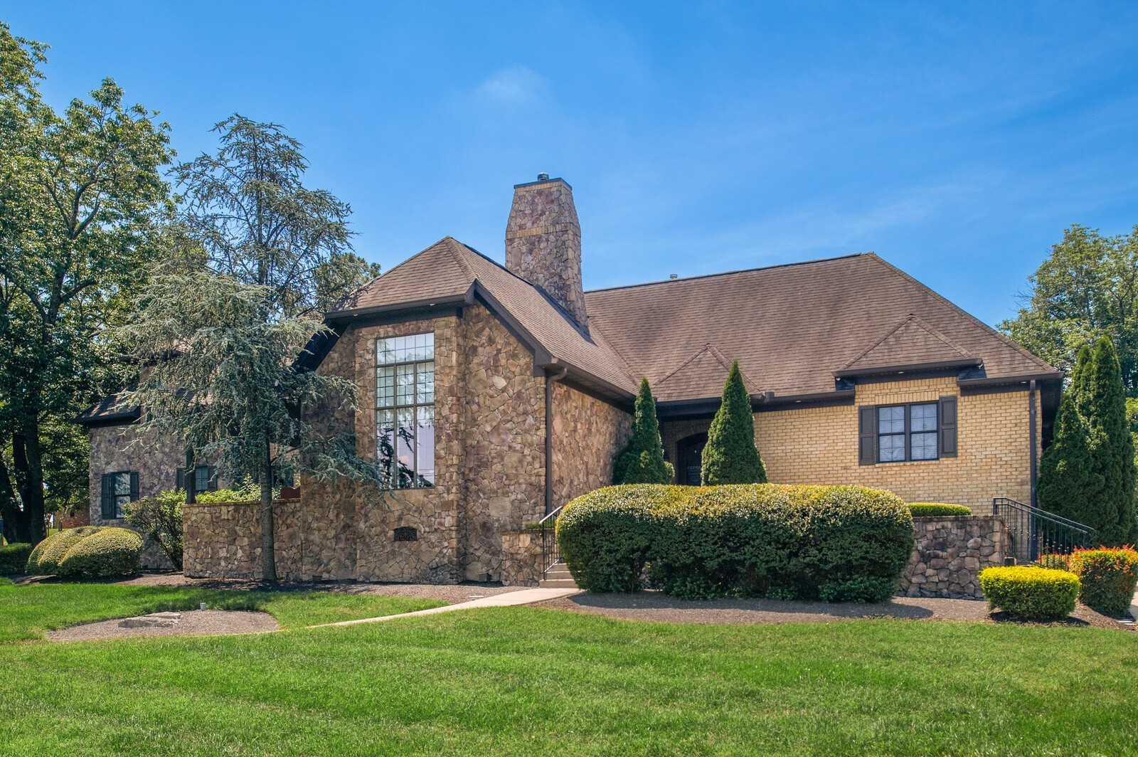 Photo of Listing #3216069
