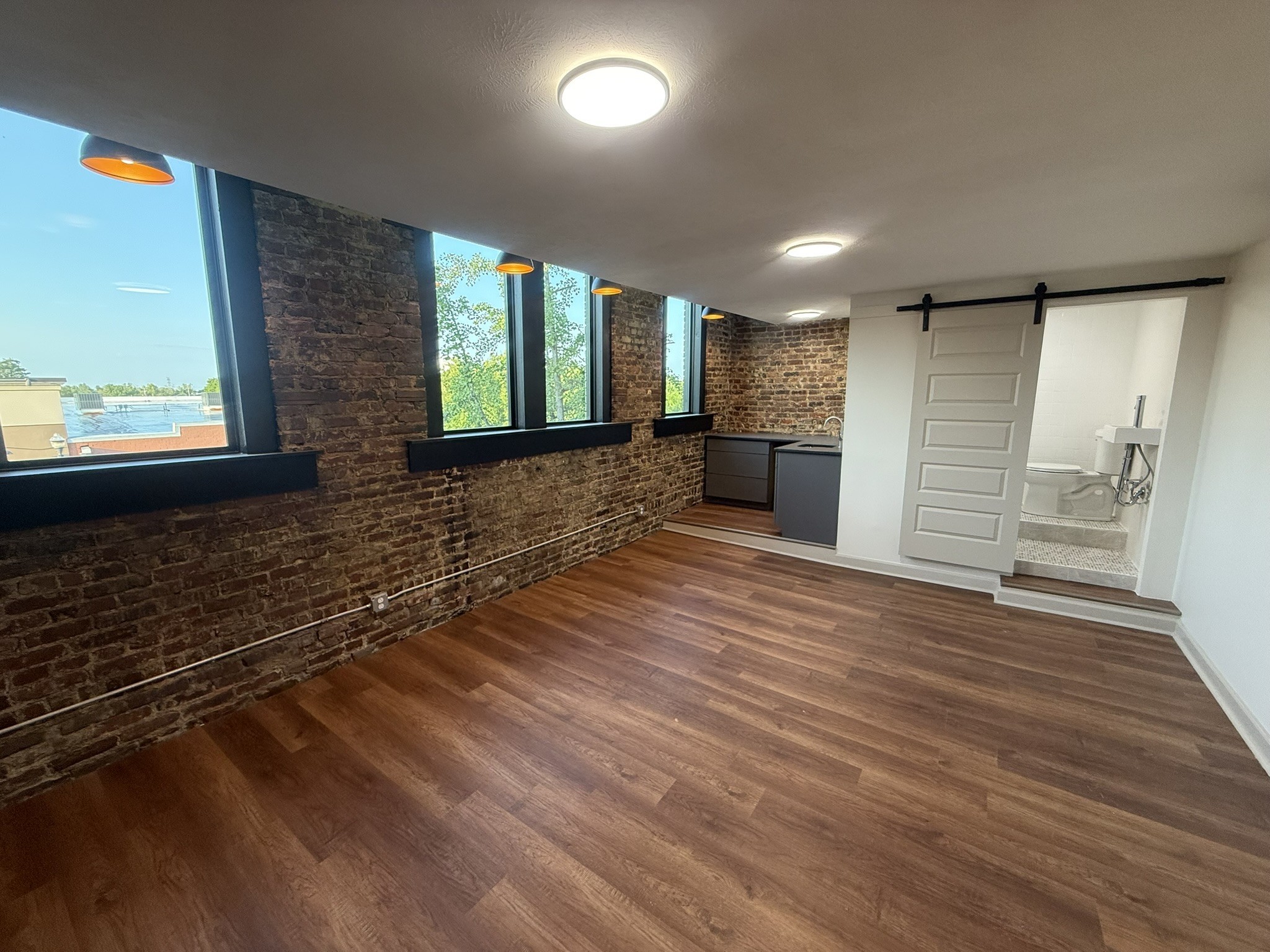 Photo of Listing #3516609