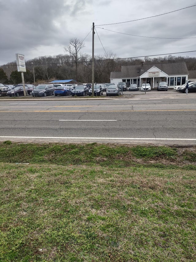 1292 S Dickerson Rd N, Goodlettsville