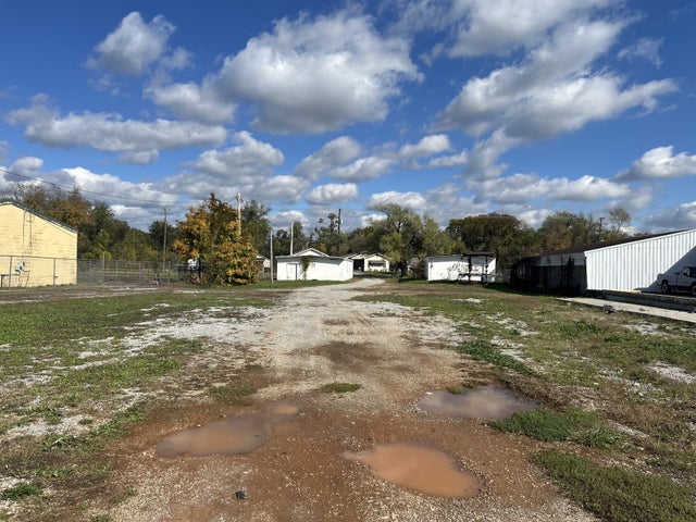 2332 Fort Campbell Blvd, Hopkinsville