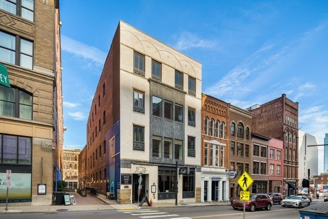 218 3rd Ave N, Nashville
