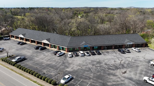 1450 Sam Davis Rd, Smyrna