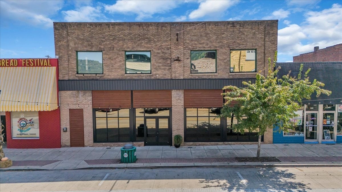 Photo of Listing #3003008