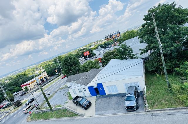 6119 Charlotte Pike, Nashville