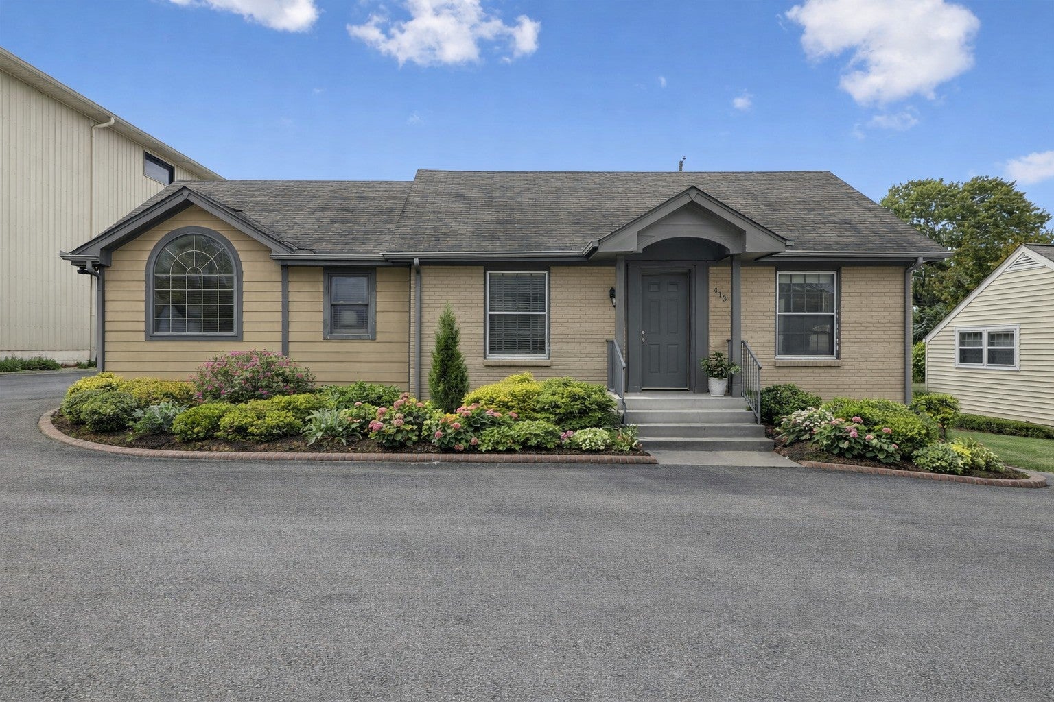 Photo of Listing #3039879