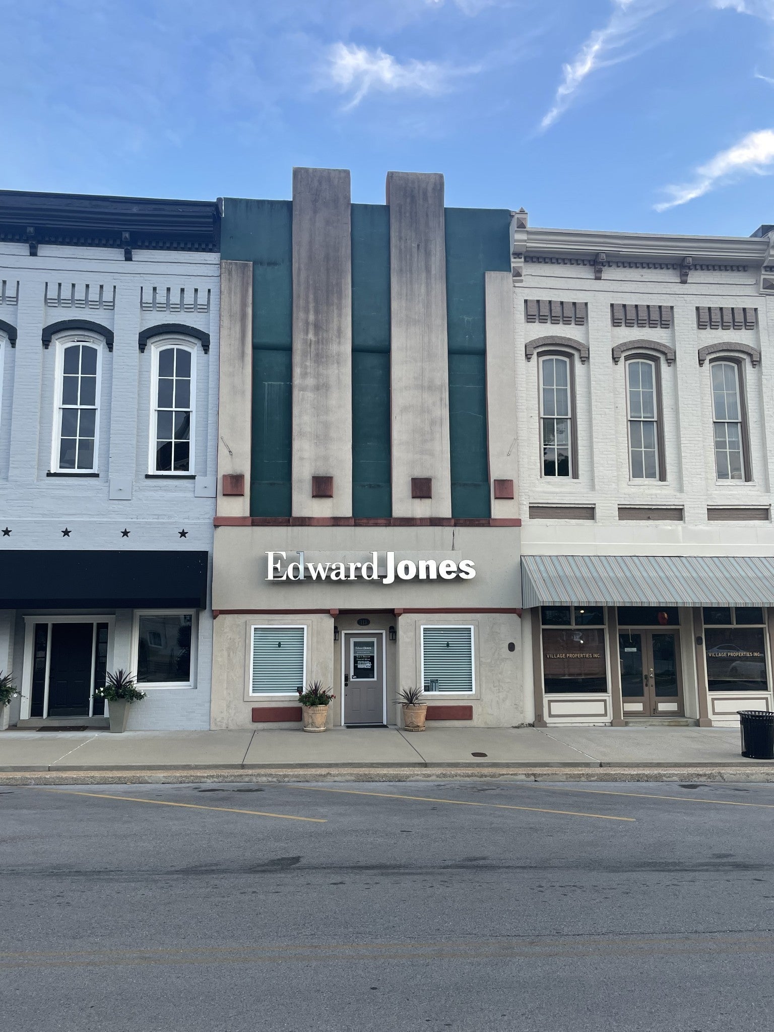 Photo of Listing #3049368