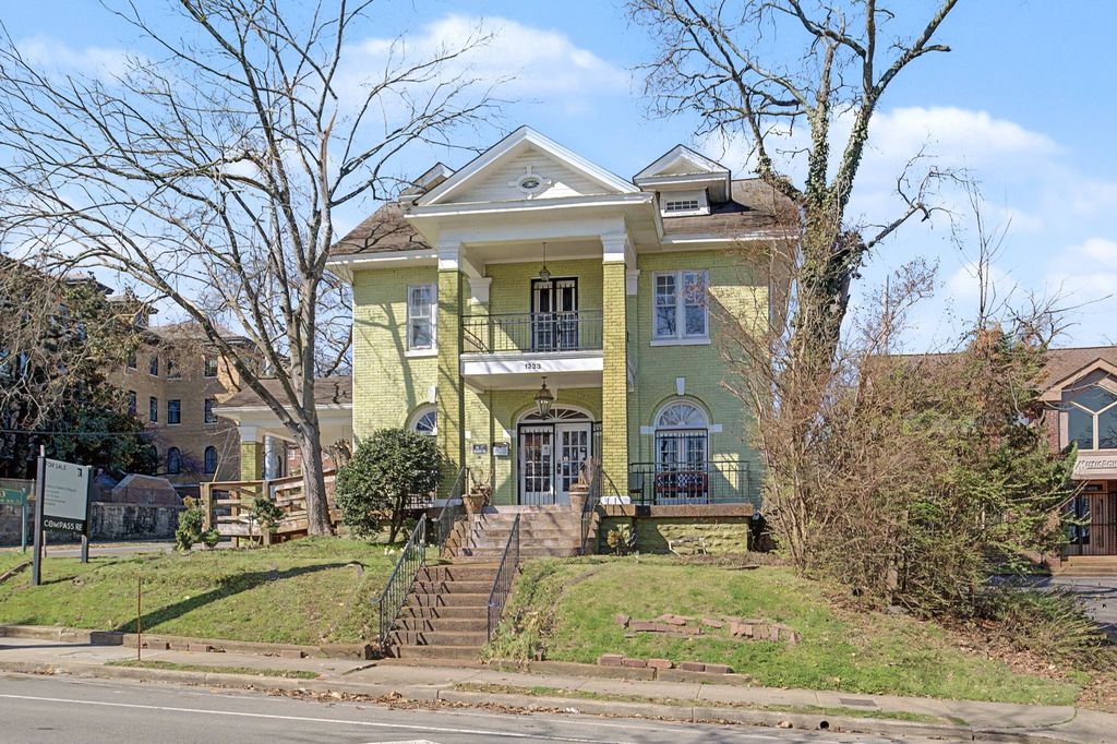 1233 17th Ave S, Nashville