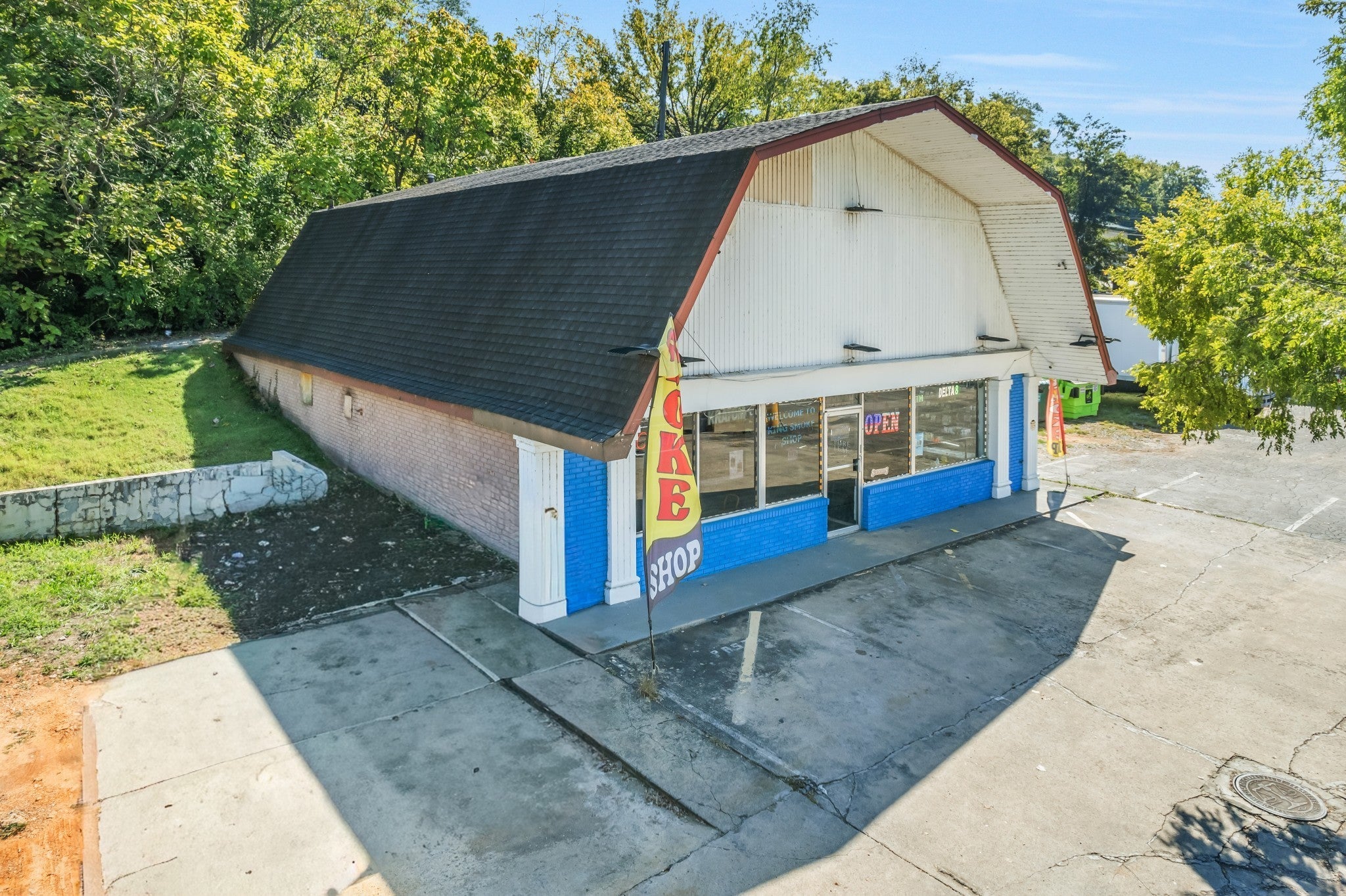 Photo for MLS 3060146 in 211 N Riverside Dr Clarksville, TN - 37040