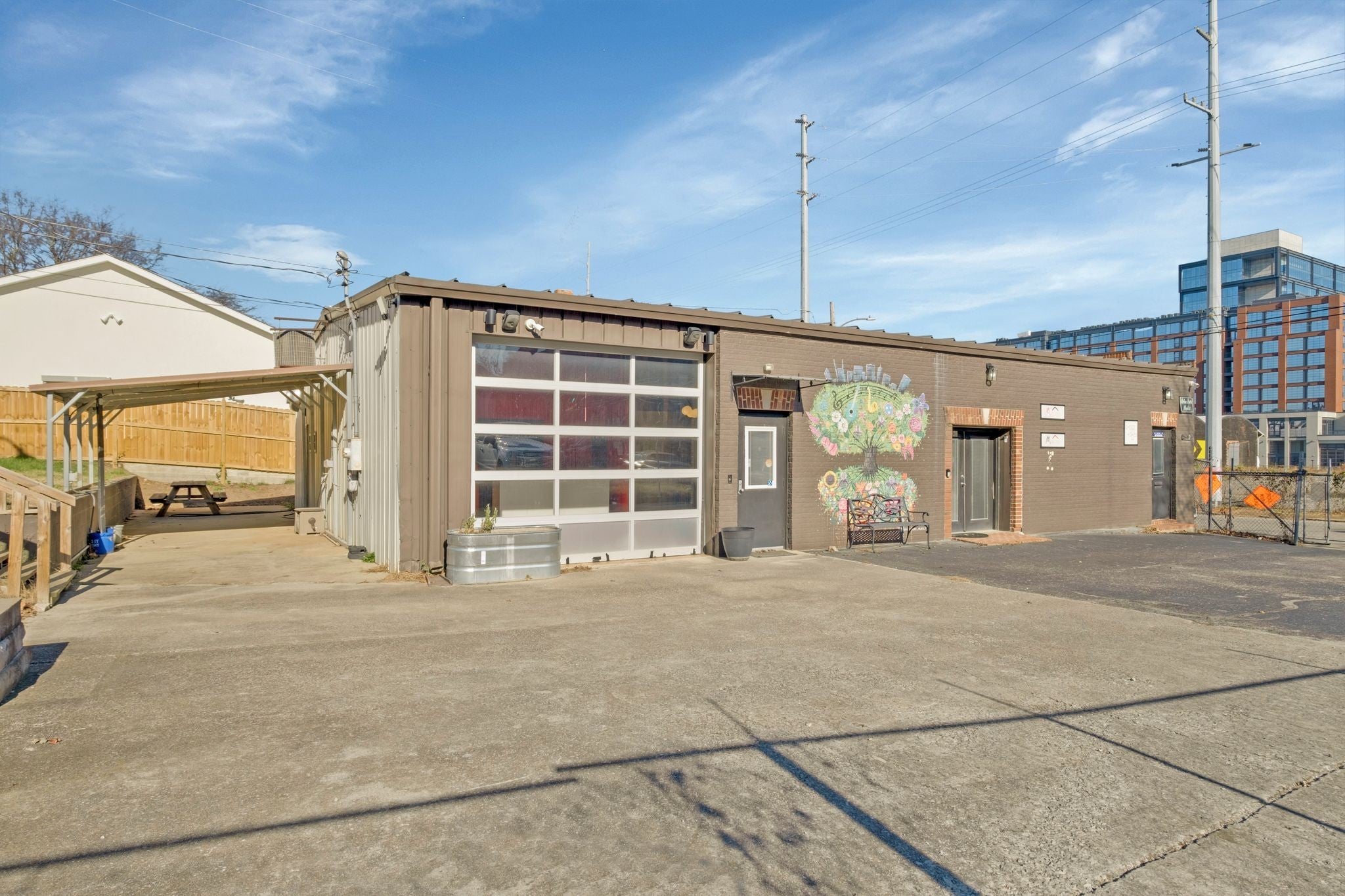 Photo of Listing #3139695