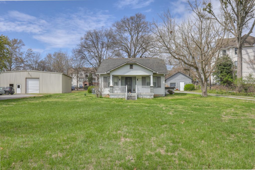 7114 Old Harding Pike, Nashville