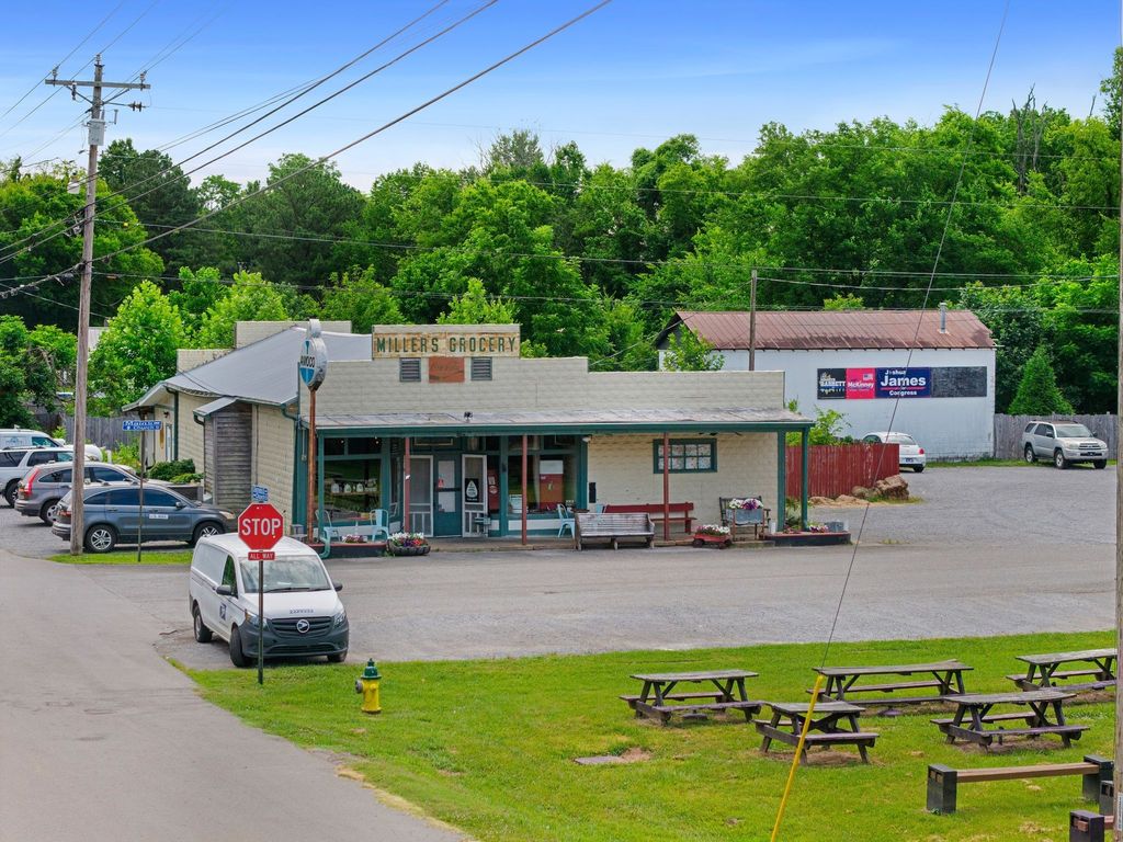 7011 Main St, Christiana