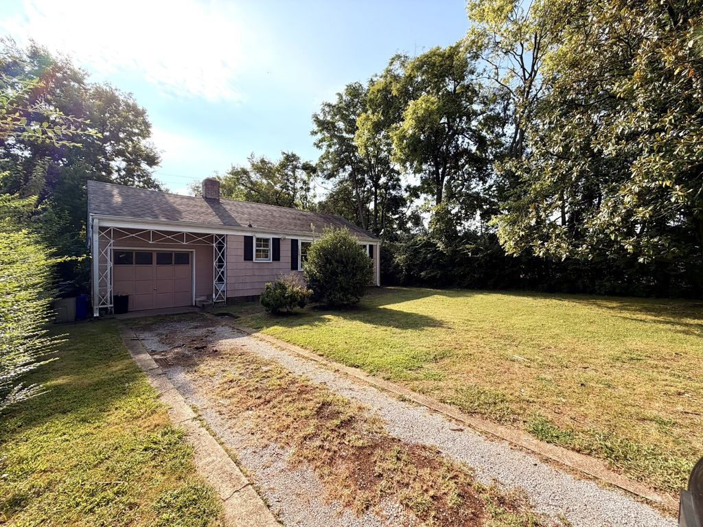 2826 Columbine Pl E, Nashville