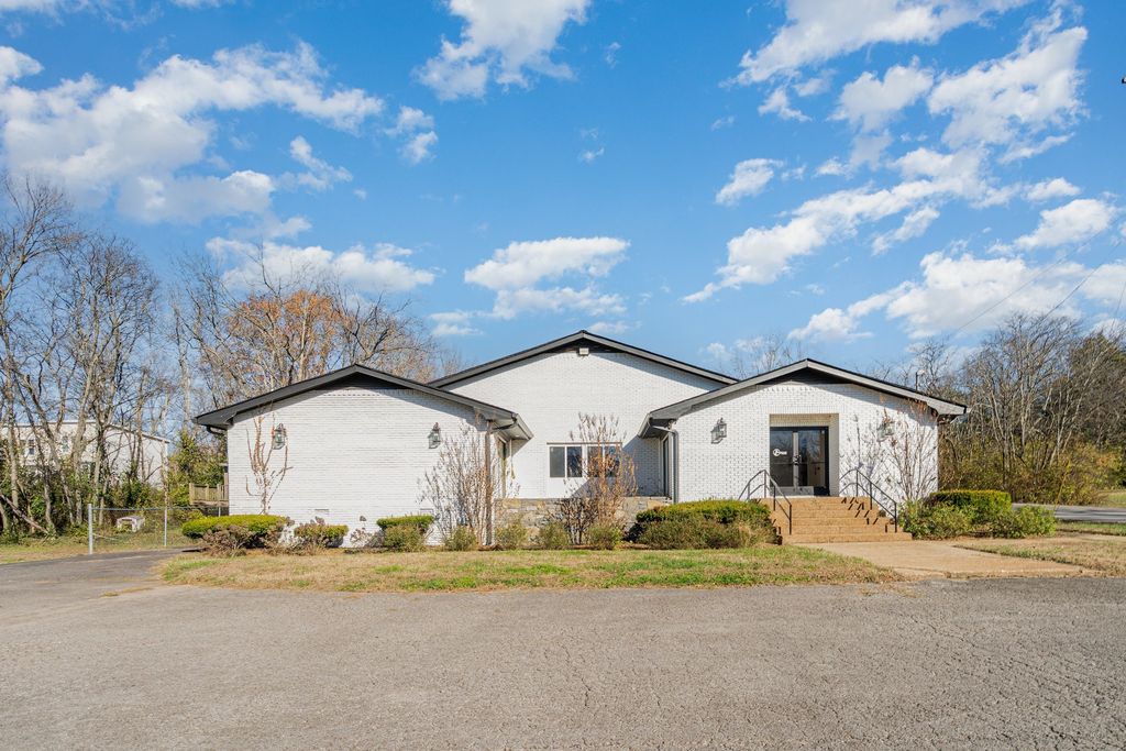 2597 Whites Creek Pike, Nashville