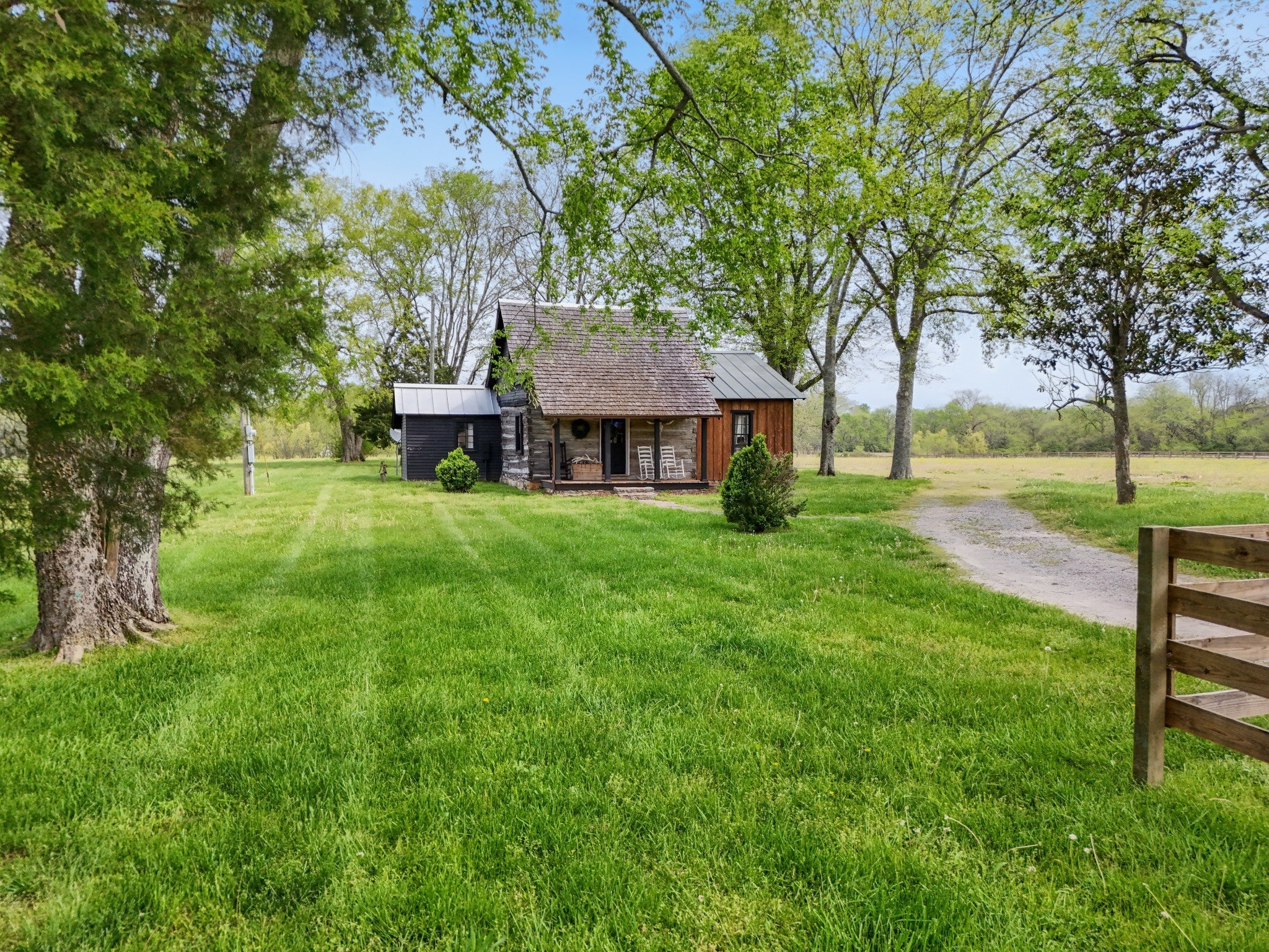 Photo of Listing #2927366