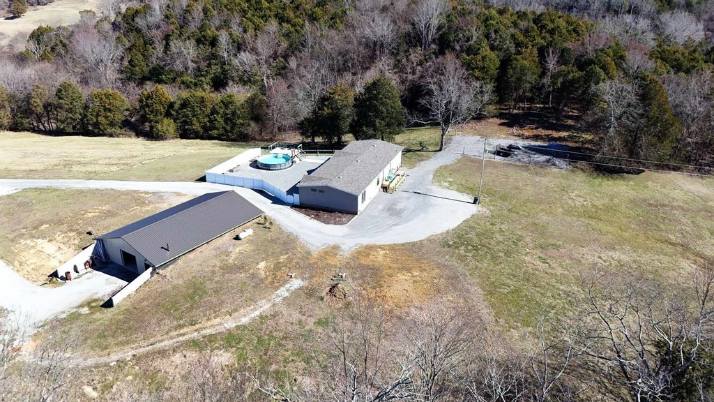 2695 Leslie Rd, Burkesville