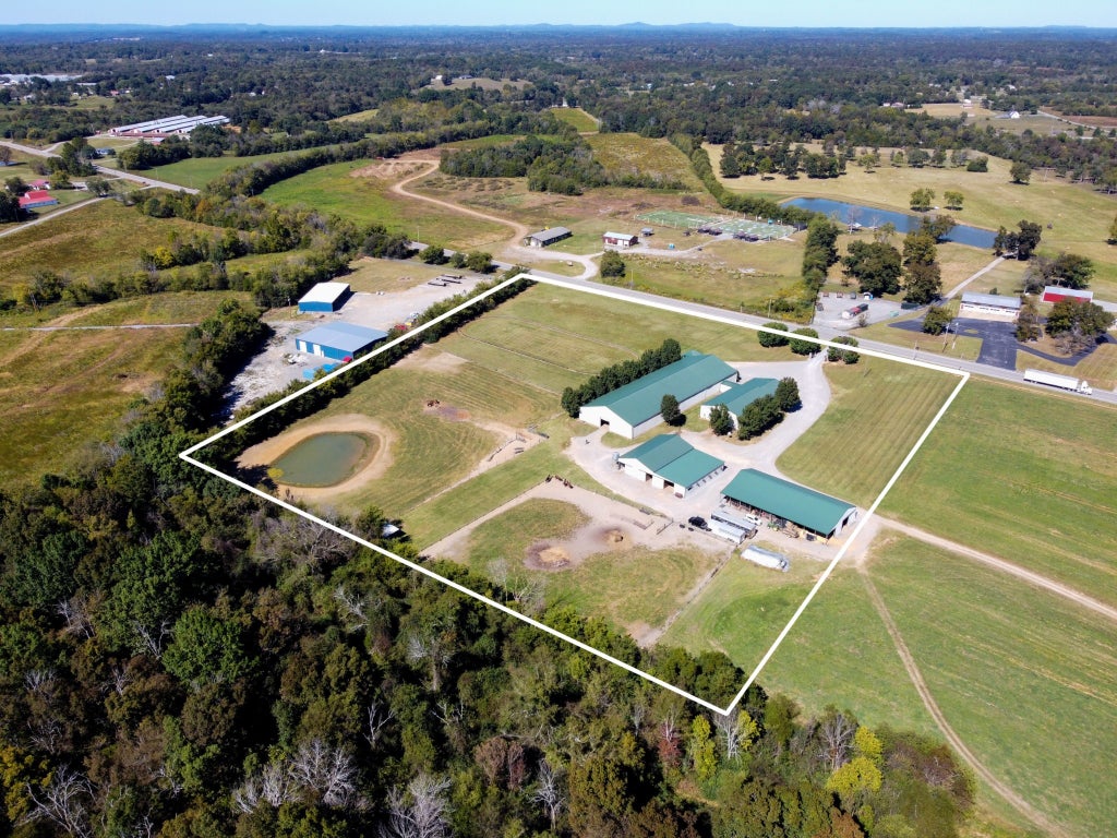 2028 Highway 64 W, Shelbyville