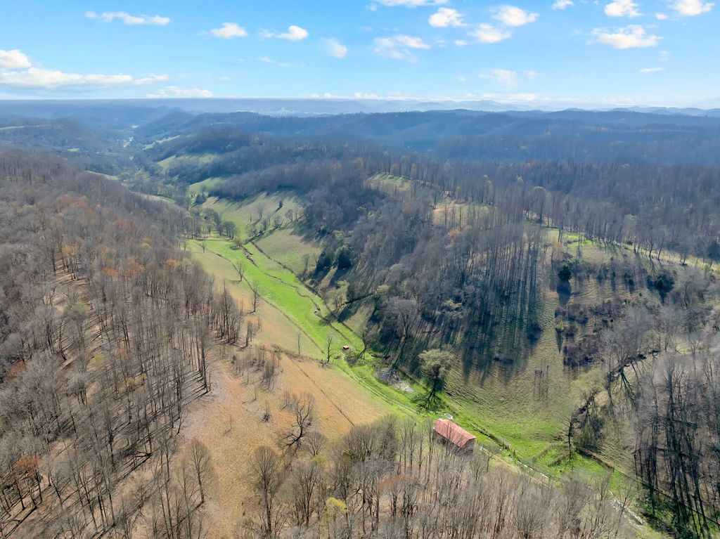 546 Womack Hollow Rd, Liberty