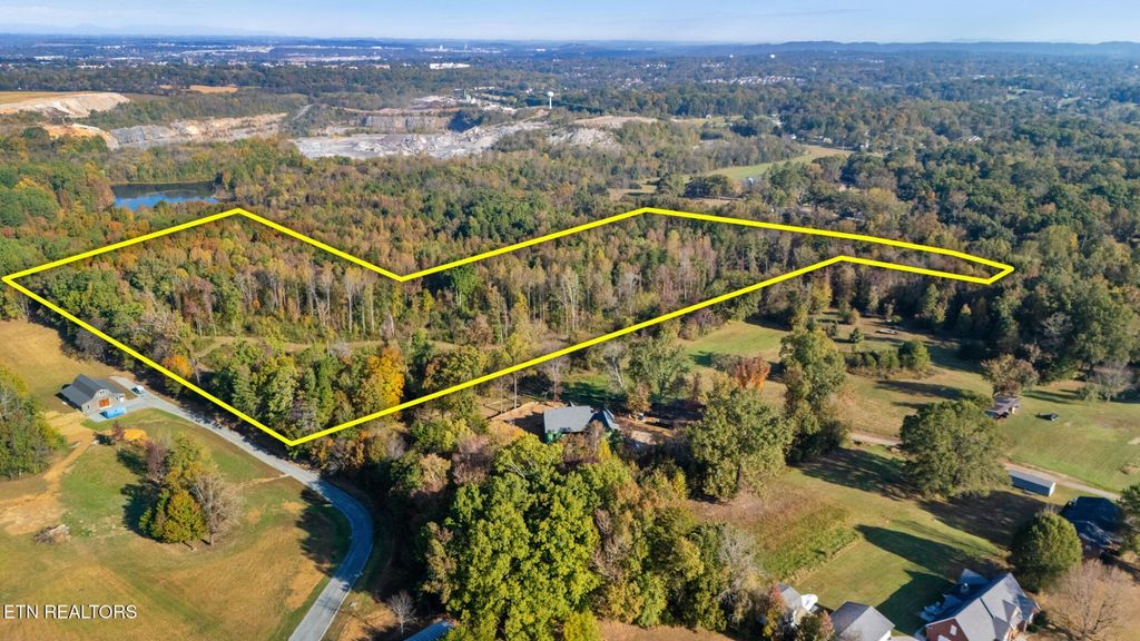 209 Ridge Rd, Maryville
