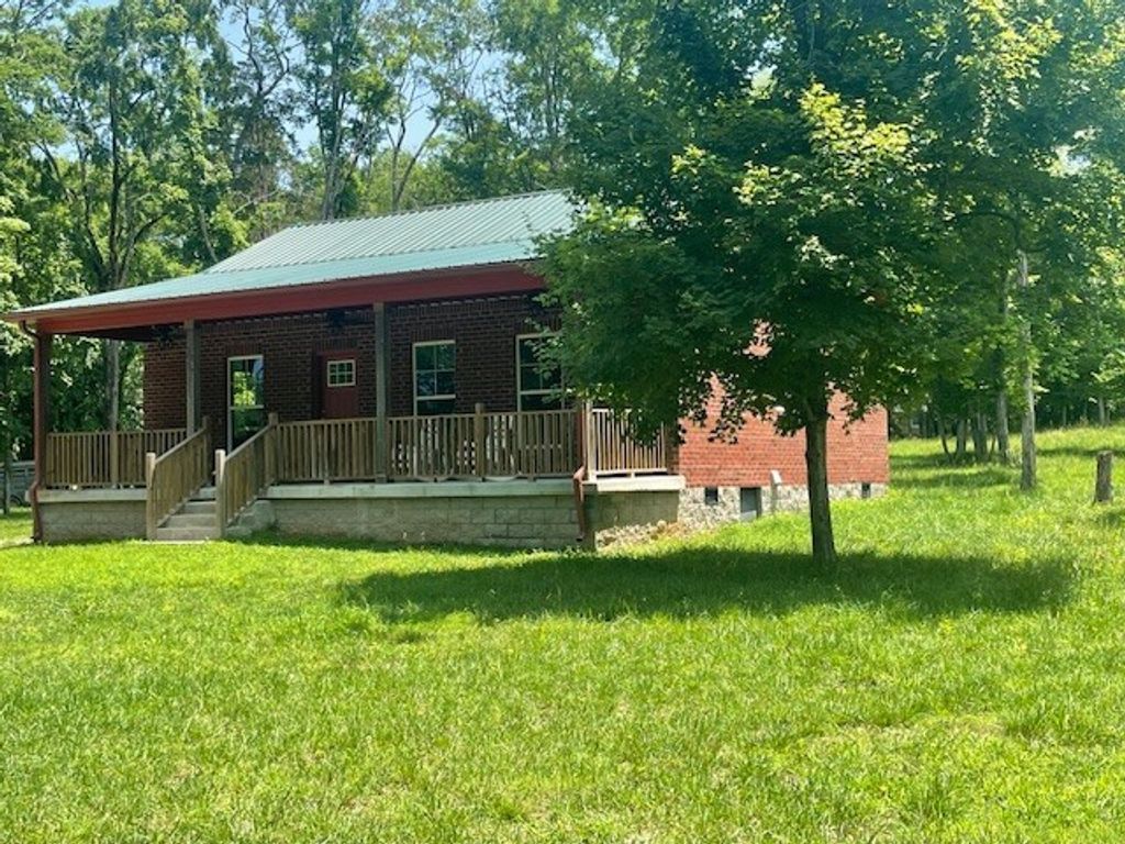 713 Lewis Ave, Shelbyville