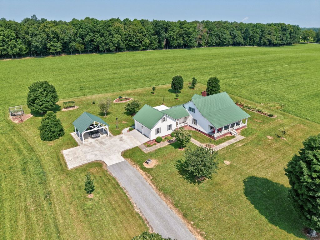 214 Camargo Rd, Fayetteville