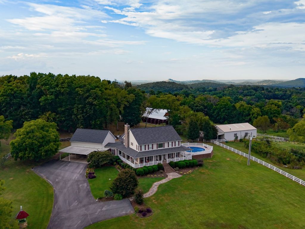 10663 Bradyville Pike, Readyville