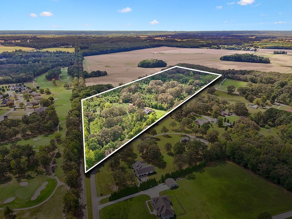 495 Hickory Dr, Manchester