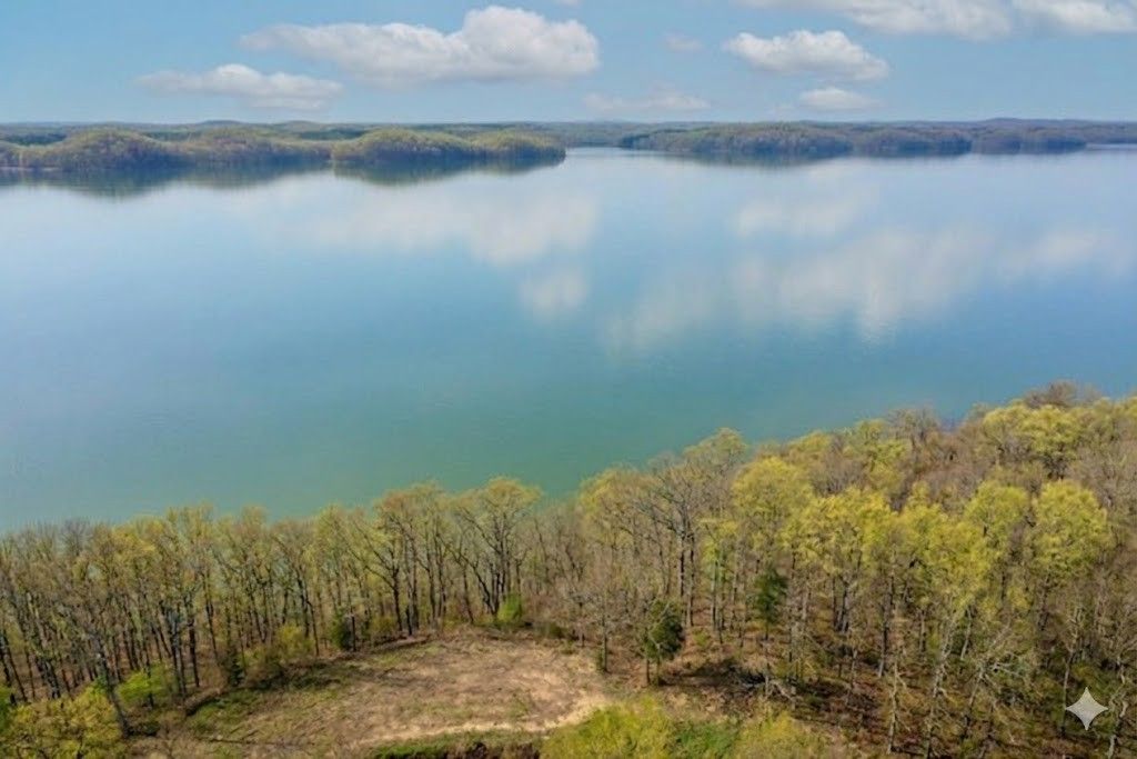 100 Sunset Ridge, Waverly
