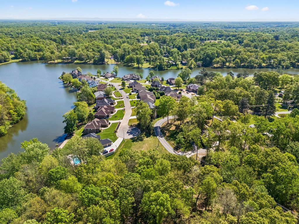 18 Setters Ln W, Tullahoma