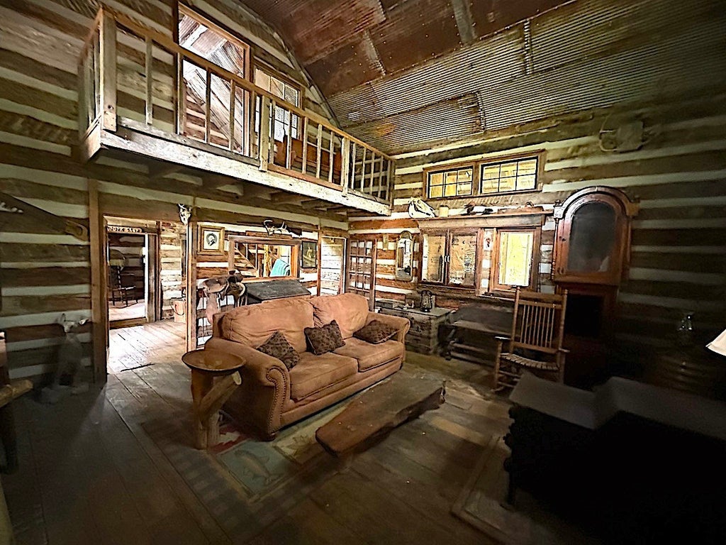 1 Burgess Gower Rd, Springfield