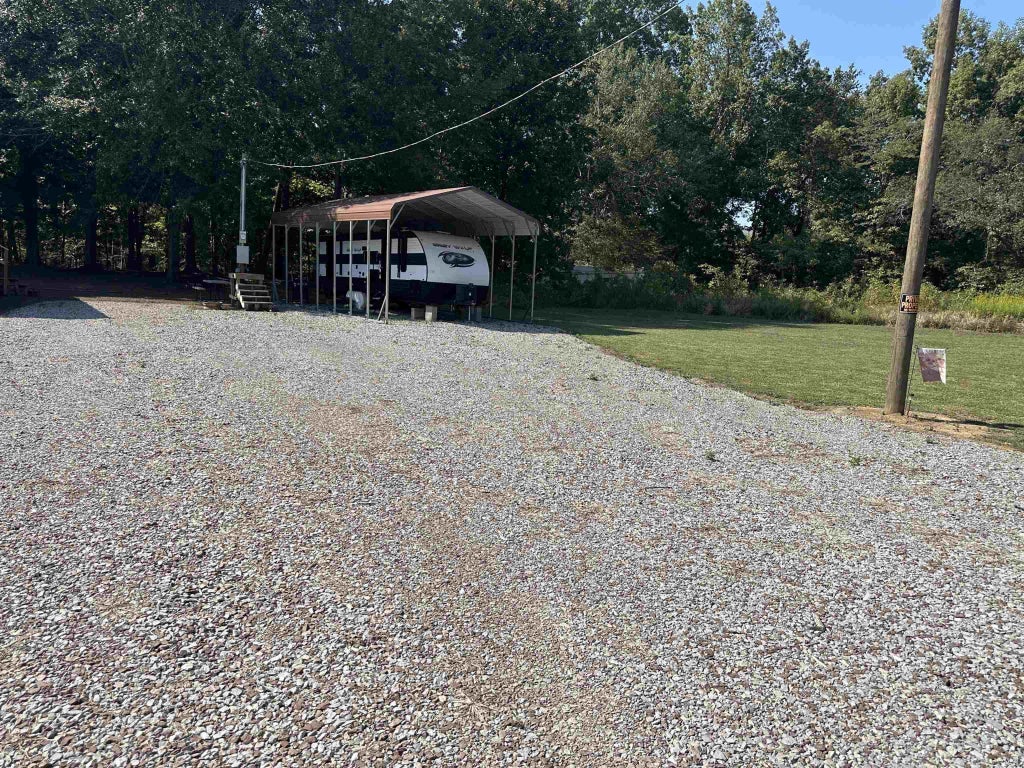 780 Towboat Ln, Adamsville
