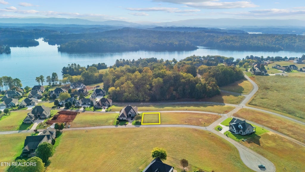 220 Grandville Court, Vonore