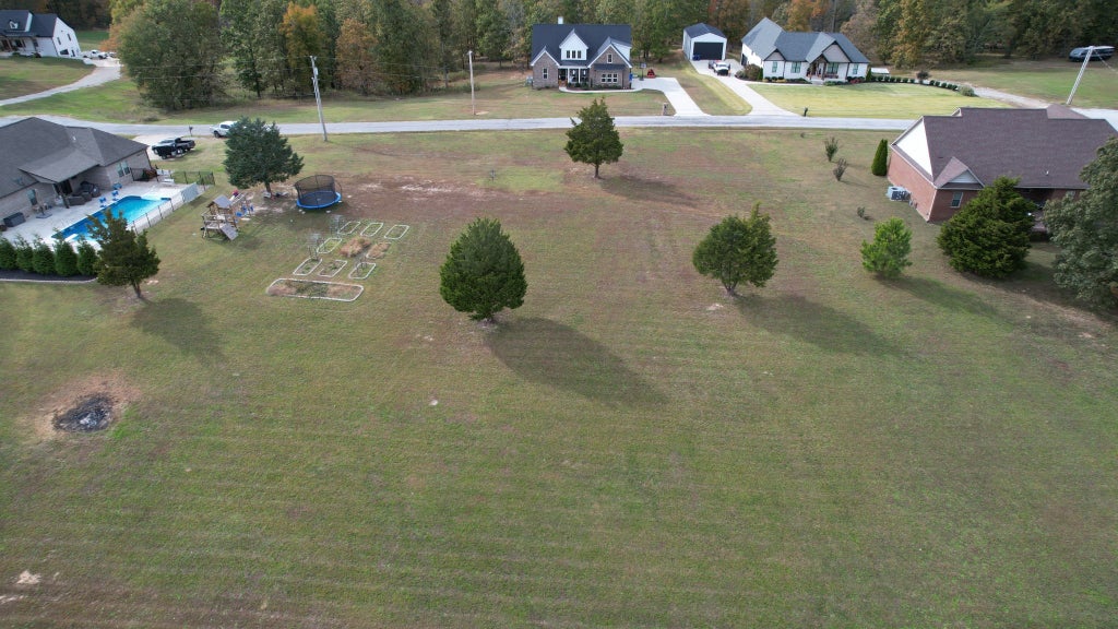 594 Double Eagle Dr, Summertown
