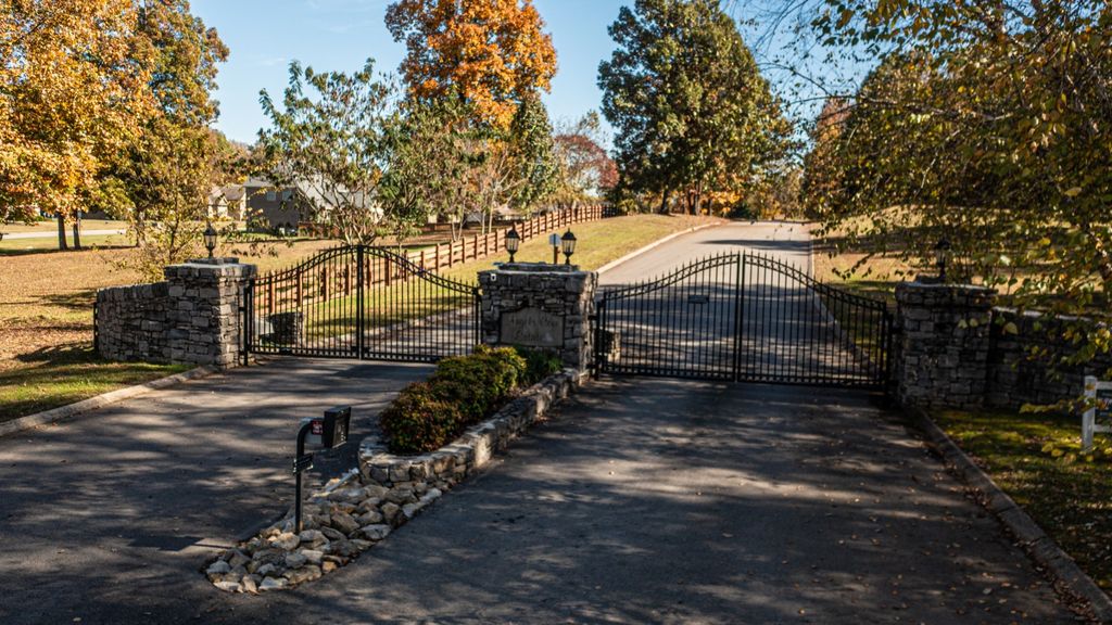 151 Angels Cove Ln, Lebanon