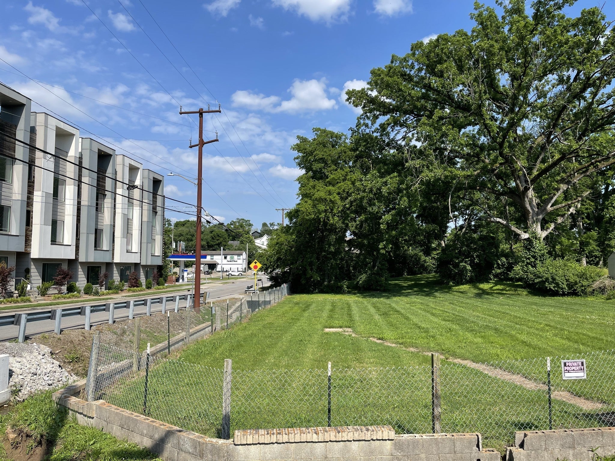 Photo of Listing #3057883