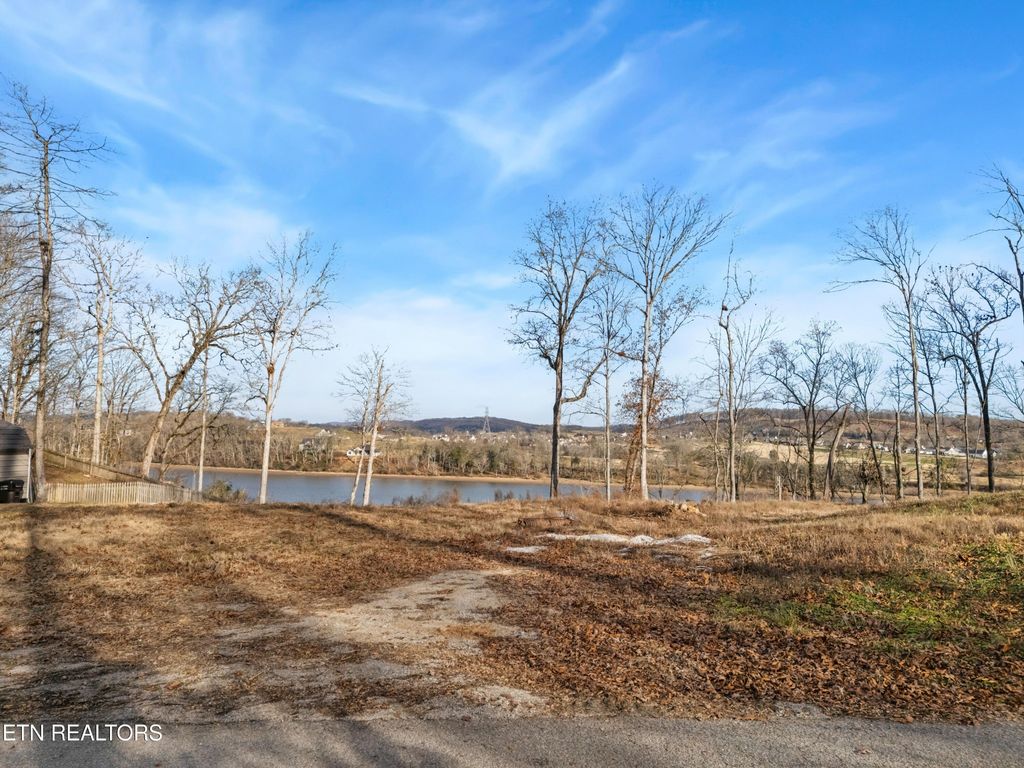35 Lakeshore Vista Drive, Kingston