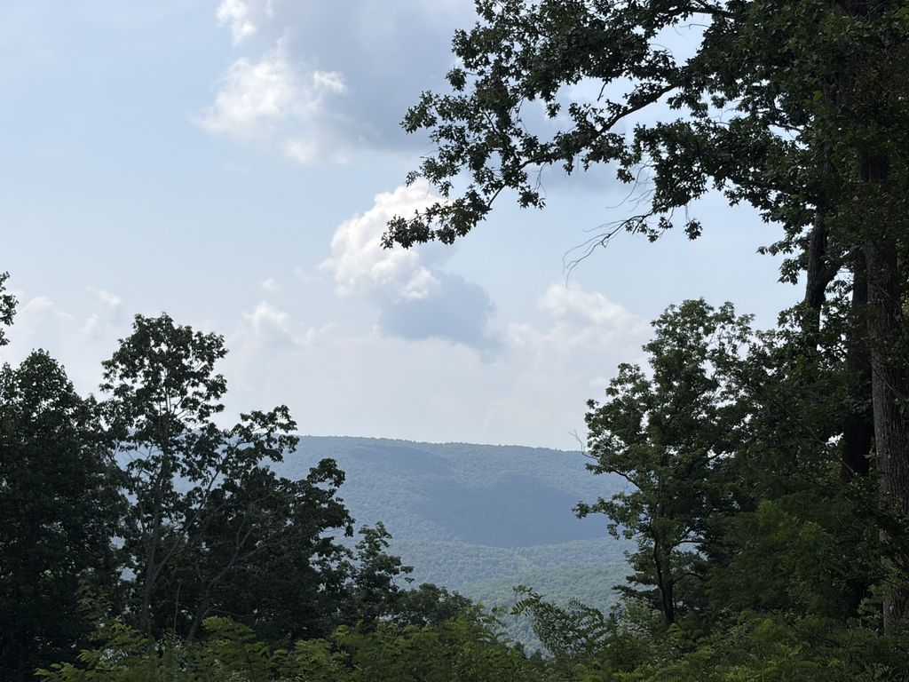 21 Laurel Lake Dr, Monteagle