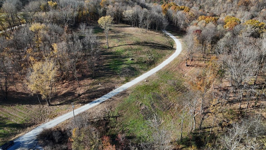 2090 Wild Cherry Dr, Lewisburg