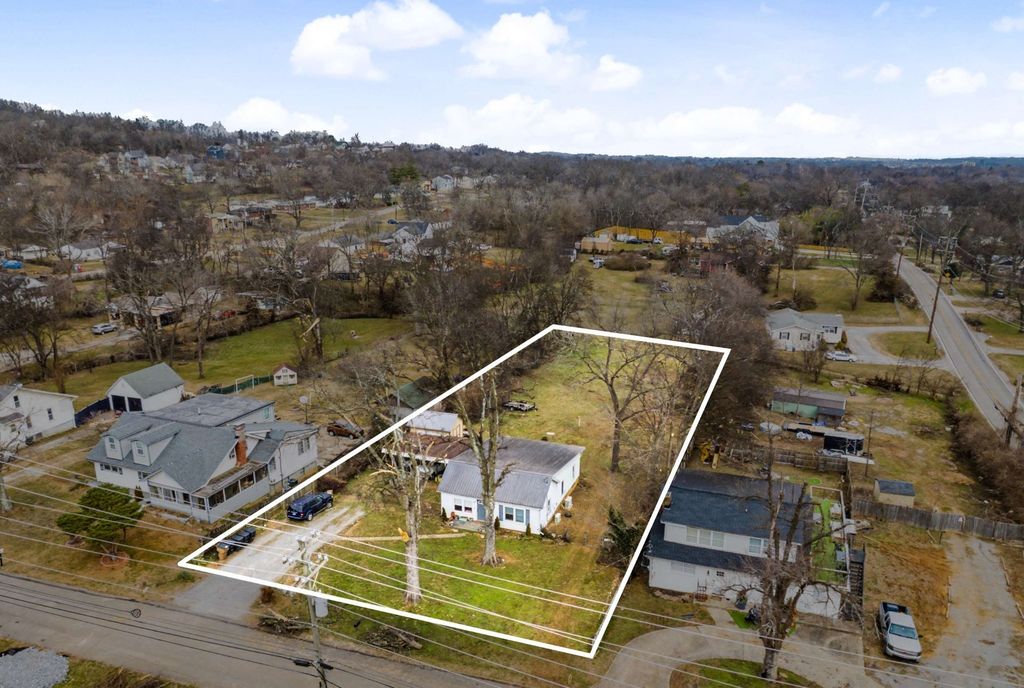 737 Saunders Ct, Nashville