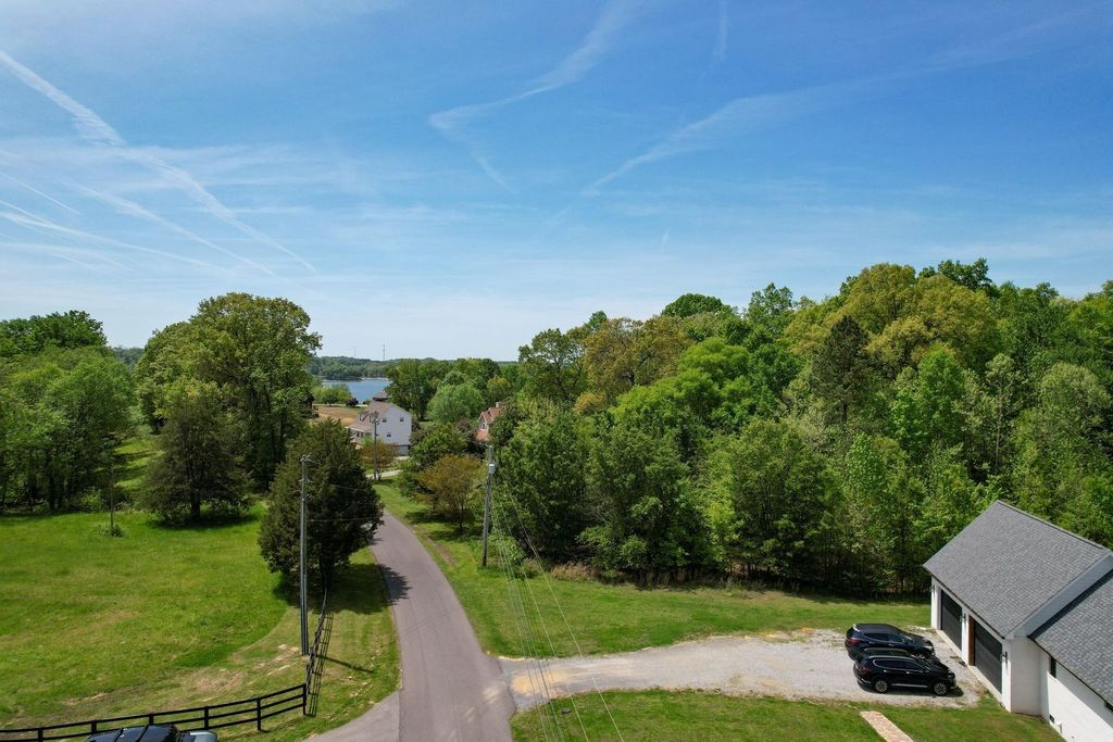 37 Mccorkle Rd, White Pine